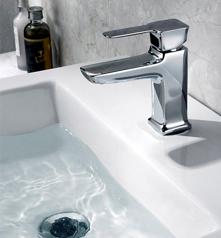 Душевой уголок Gutewetter Practic Square GK-401 80x80 (матовый хром/стекло бесцветное) фото 5 душевой уголок gutewetter practic square gk-401 80x80 (матовый хром/стекло бесцветное) фото 5